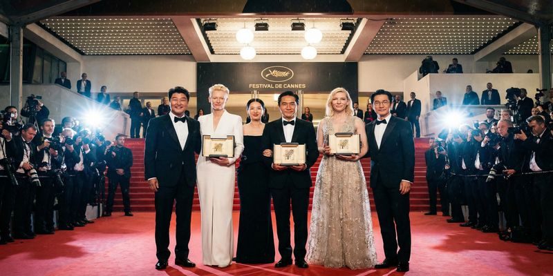 母狗调教国际明星合作拍摄现场